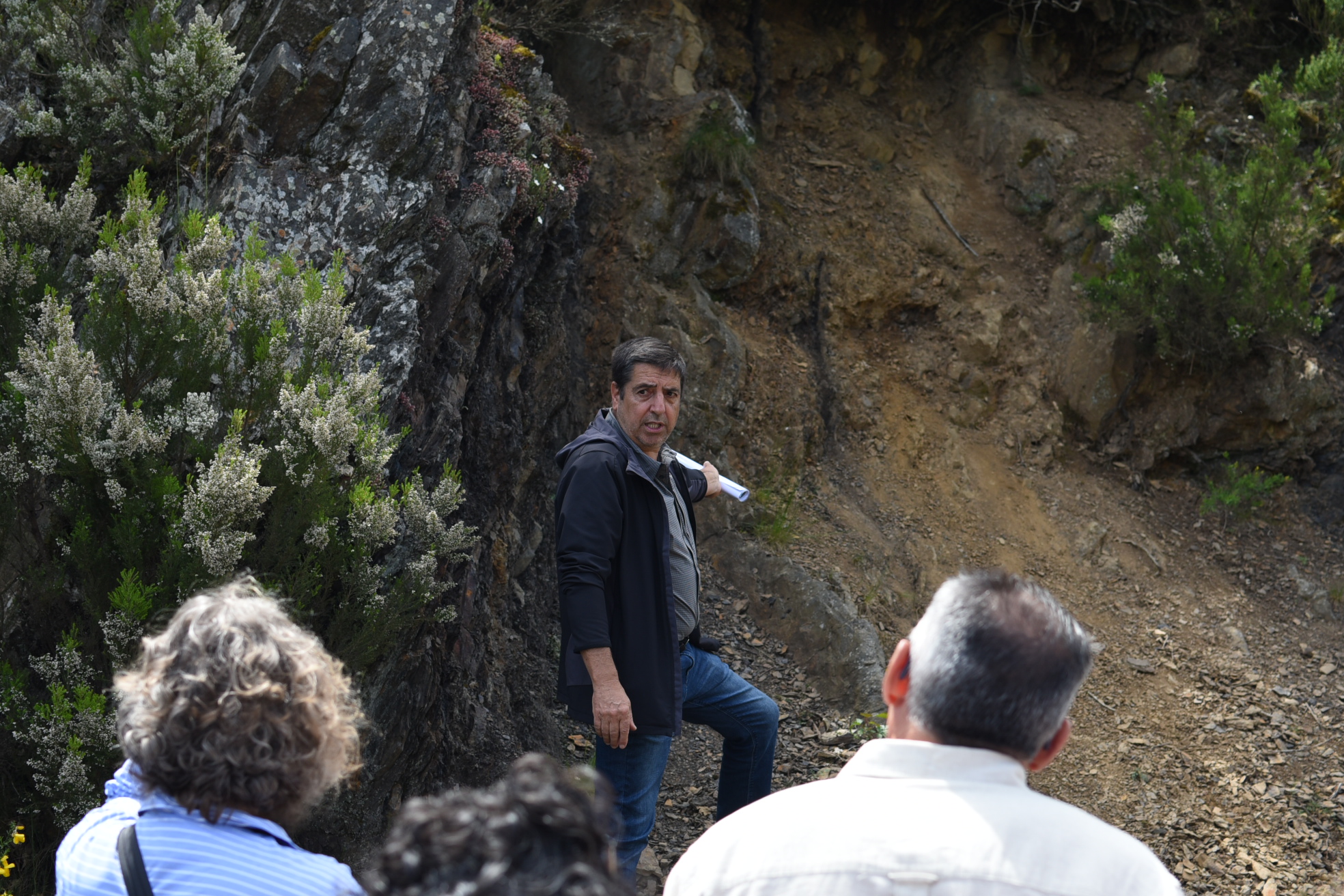 José Luis Ruiz explaining the Barrueliense stratotype
